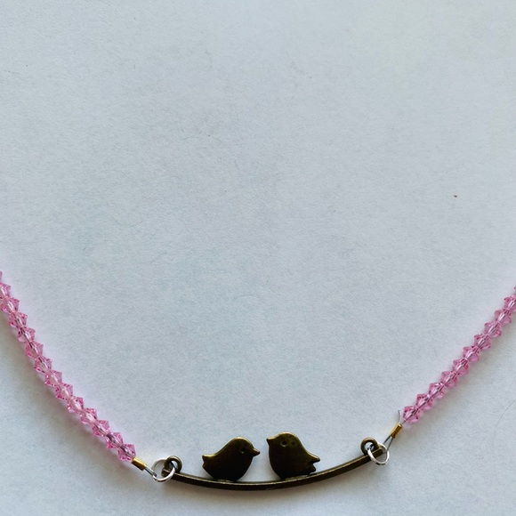 Pink crystal beaded necklace with birds charm - Picture 2 of 4